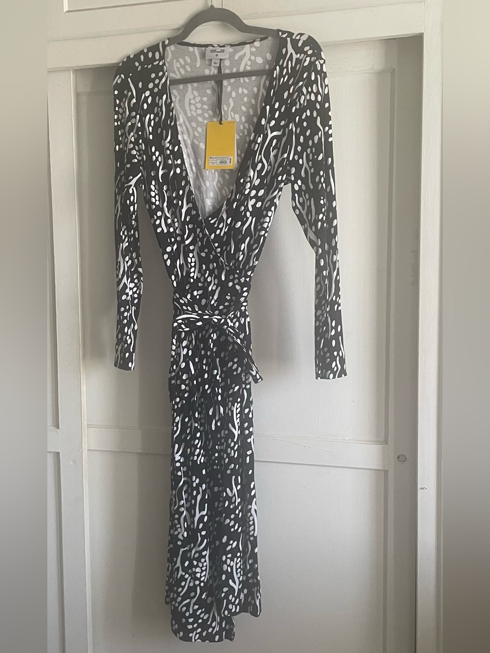 Diane Von Furstenberg X Target Black & White Printed Long Sleeve Wrap Dress.NWT - Picture 6 of 12